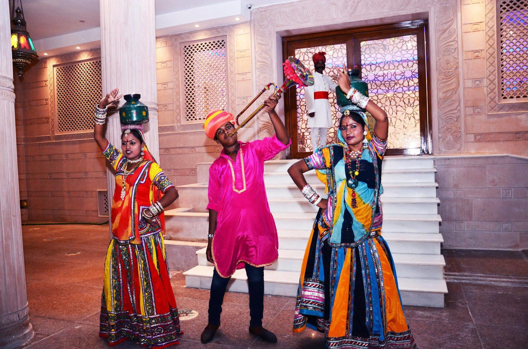 The Jal Mahal Hotel Jaipur Exterior photo
